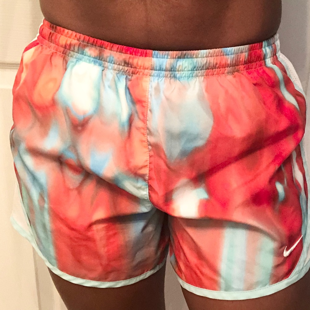 Nike Women’s Dri-Fit Shorts XL (Fits like a small)